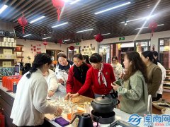 <b><b>感触感染茶叶取水流的互动</b></b>